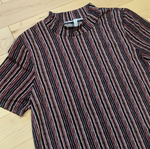 BCBGeneration - Birchy Striped Mock Neck D… - Picture 5 of 9